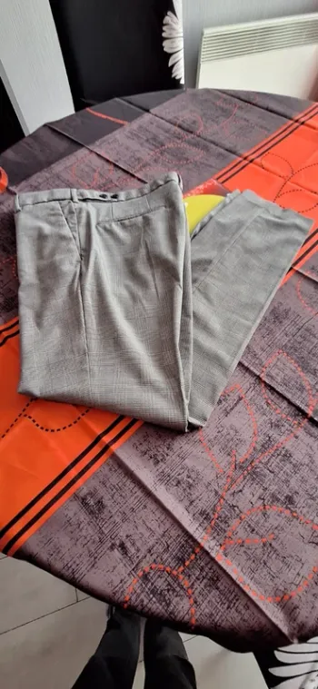Pantalon a carreaux H et M