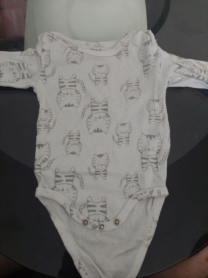 Lot 30 bodies 3 mois - photo numéro 6