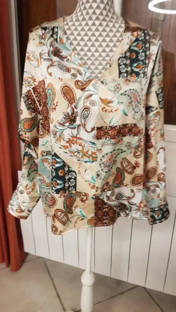 Blouse satinée