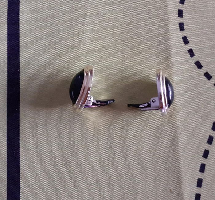 Boucles d'oreilles noires - photo numéro 2