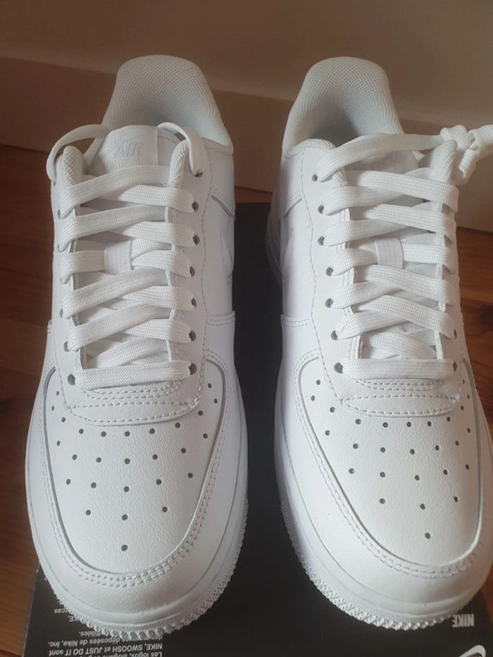 Nike Air Force 1 "full white"(37.5) - photo numéro 6
