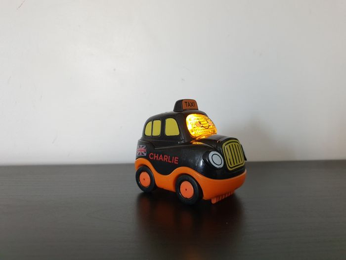 Tut tut bolide "Charlie joli taxi noir" - VTech - photo numéro 2
