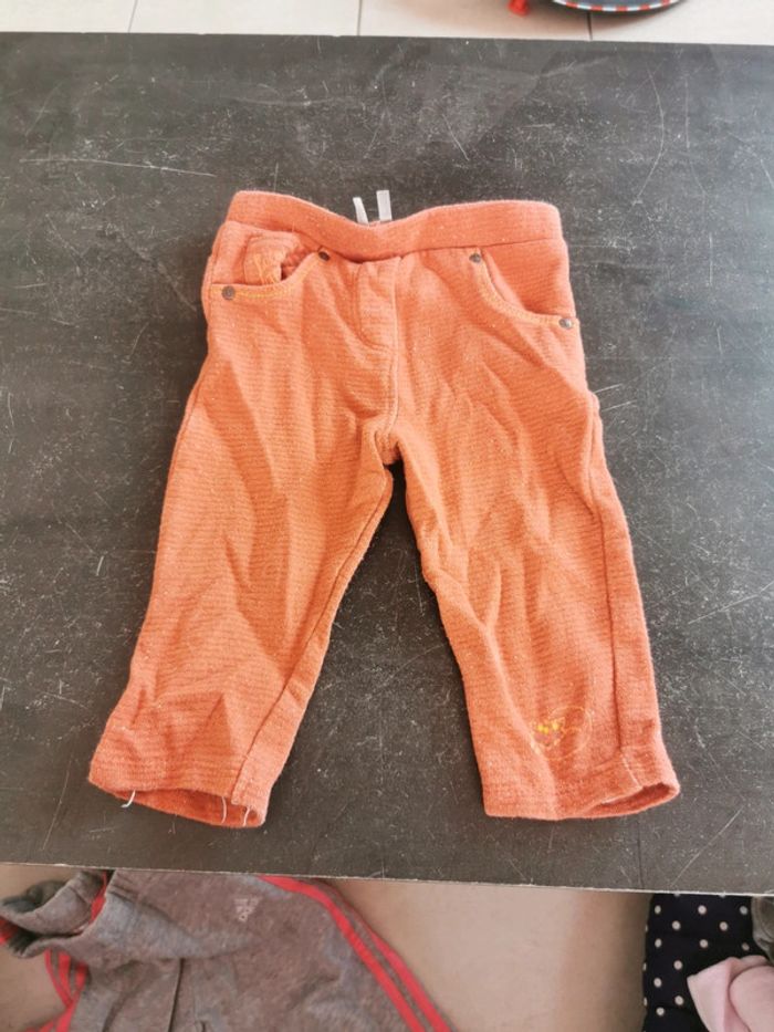 Pantalon corail détails dorés