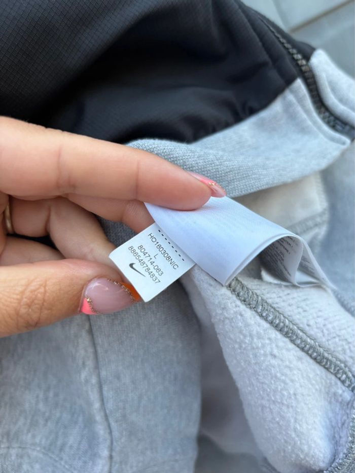 Veste Nike - grise/noir à capuches - taille L - mi saison - en très bon état - photo numéro 6