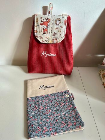 Lot 1 sac à dos + 1 protège carnet de santé