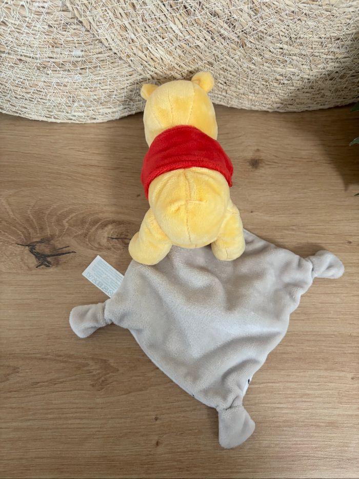 Neuf doudou Winnie mouchoir gris blanc étoile Disney nicotoy - photo numéro 3