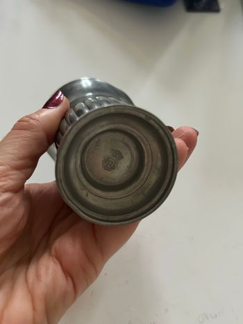 Timbale en étain vintage