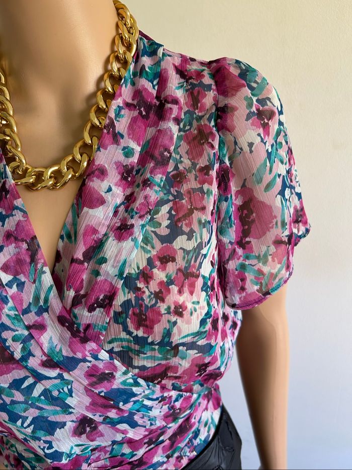 Blouse courte fleurie à manches courtes Morgan taille 34 jamais portée - photo numéro 4