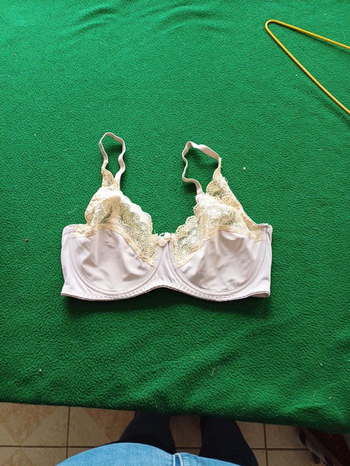 Soutien gorge crème et jaune 95c