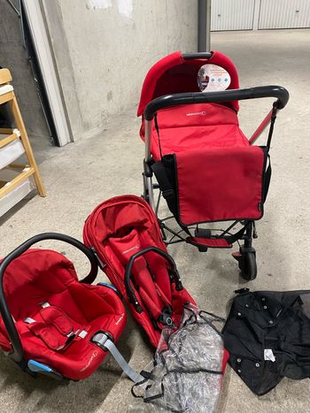 Poussette bébé confort trio en très bon état
