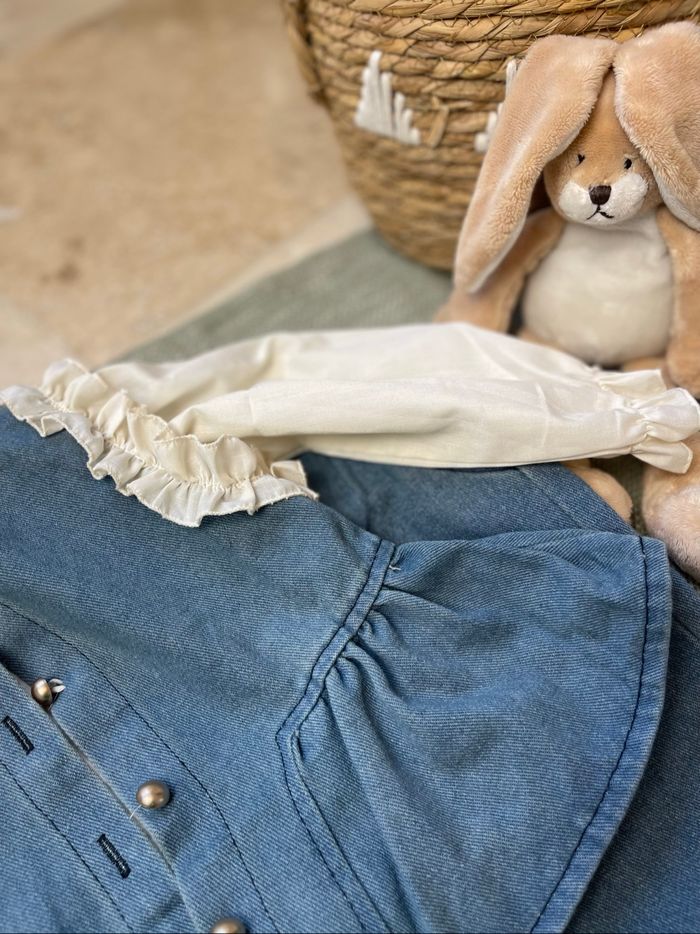 Ensemble fille 3 pièces – blazer à froufrous, chemise à volants et jean - photo numéro 9