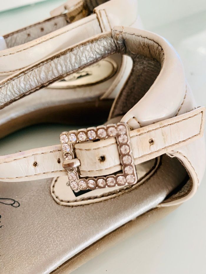 Sandales blanches t27 - photo numéro 3