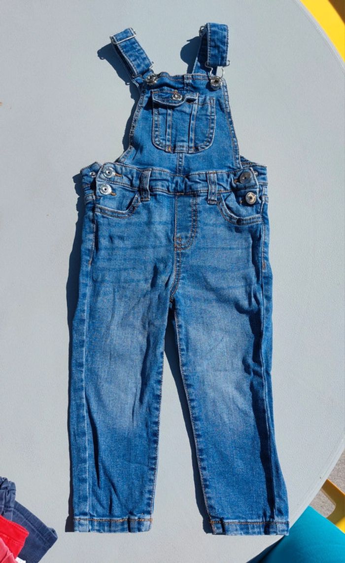 Lot hiver 24 mois jeans gilets robe salopette - photo numéro 18