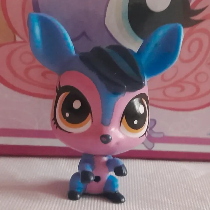 Petite Figurine Littlest Pet Shop Biche bleue et rose #4140 - photo numéro 1