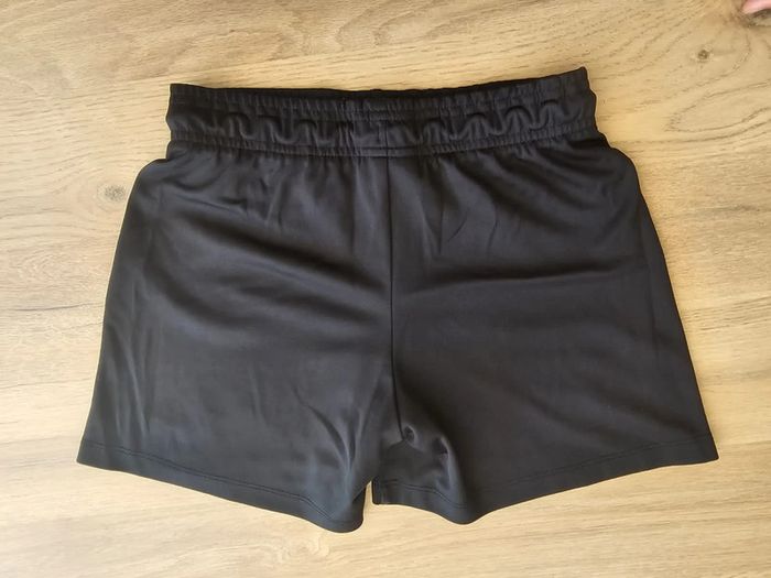Short noir taille s =8 ans nike enfant foot sport - photo numéro 6
