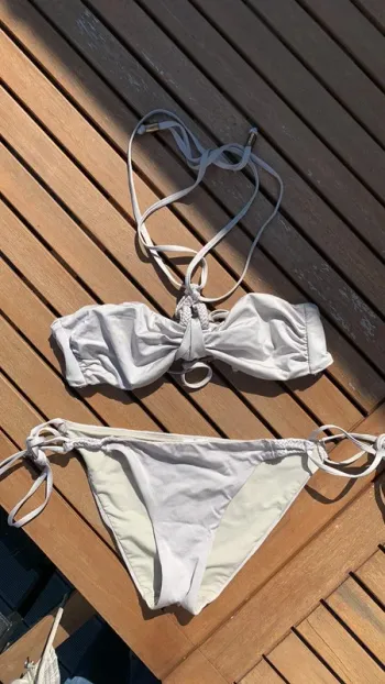 Maillot de bain 2 pièces gris argenté H&M parfait état T.38
