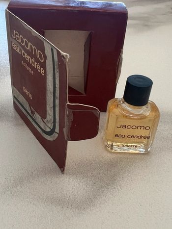 Parfum miniature Jacomo eau cendrée