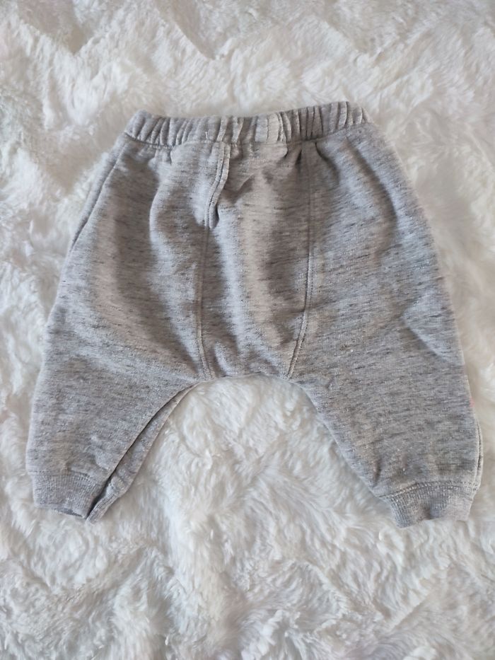 Pantalon gris Zara taille 3 mois - photo numéro 3