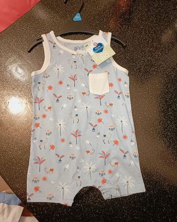 Combi-short chameau et palmier taille 6mois neuve