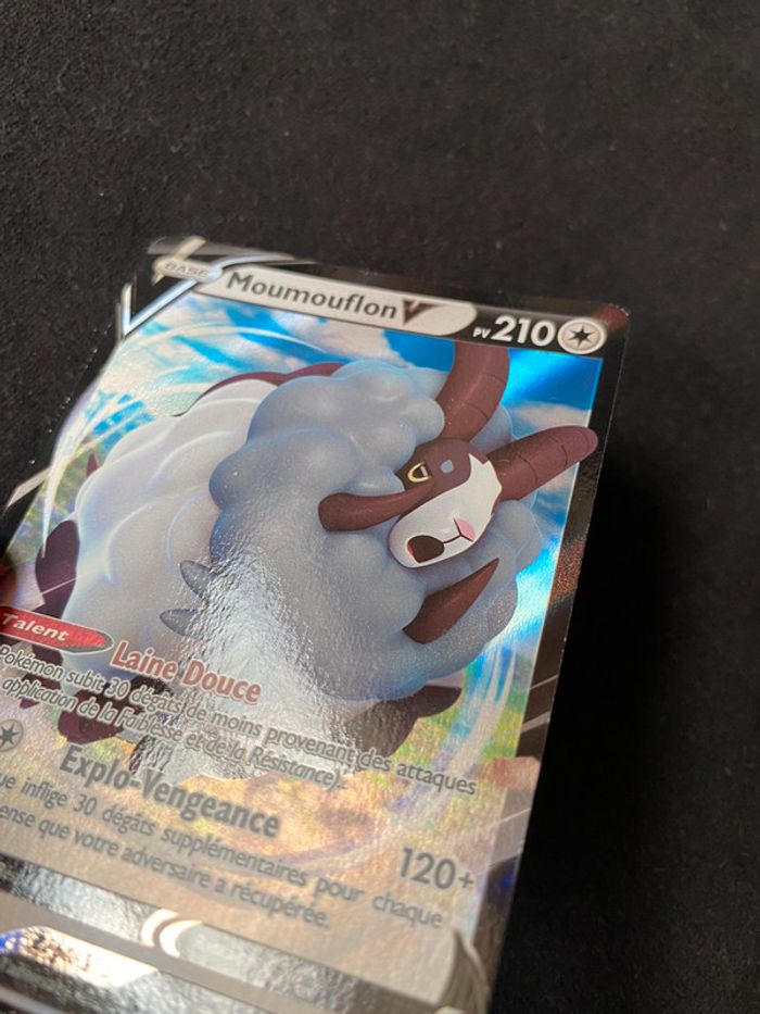 Carte Pokémon rare Moumouflon V 210PV holo SWSH049 TBE - photo numéro 2