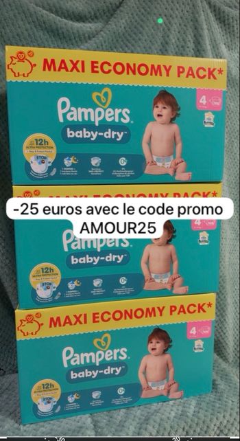 Trois cartons de couches Pampers taille 4 normal 