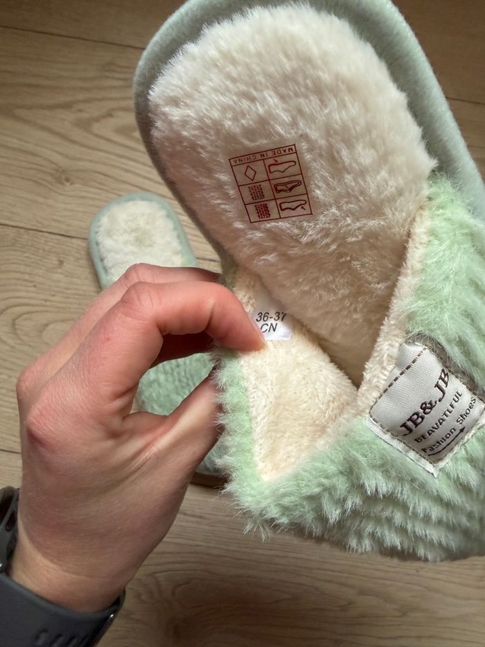 Chaussons verts - photo numéro 3