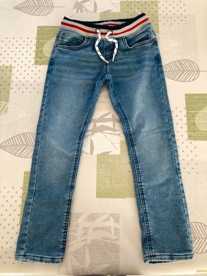 Jean taille élastique, doublé en 9 ans (134 cm)