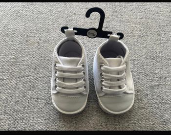 Petite chaussure bébé 0/3 mois
