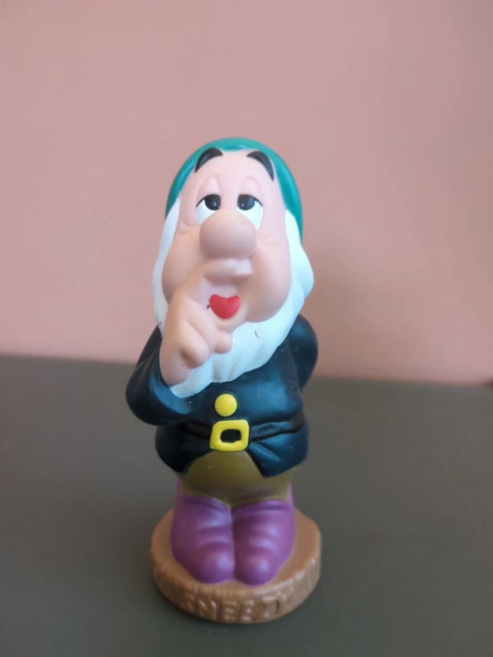 Figurine Disney Blanche Neige Pouet