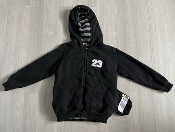 Gilet zippé à capuche réversible gris/noir 4 ans 