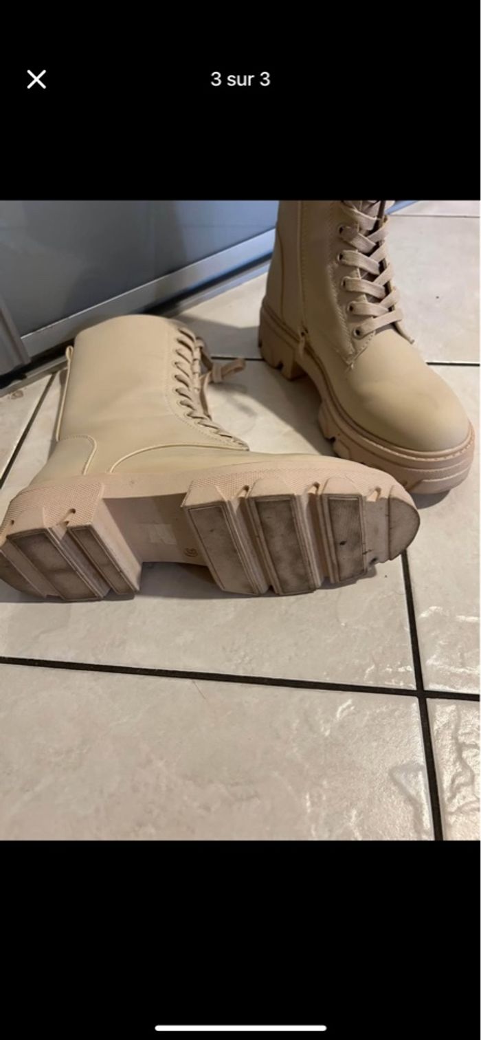 Vends bottines beige semelles crantée - photo numéro 3