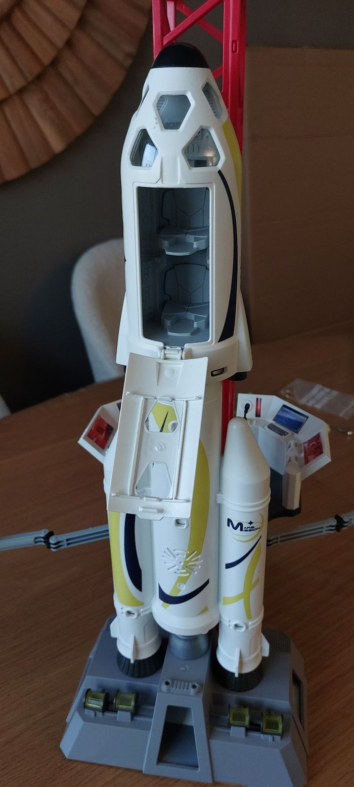 Fusée et plateforme de lancement Playmobil - photo numéro 4