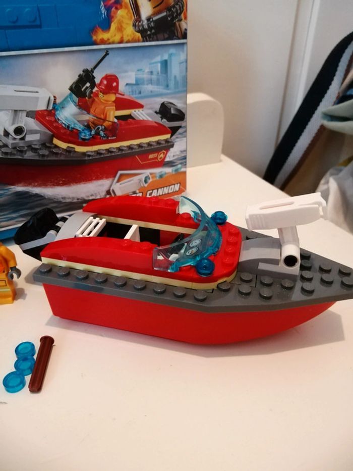 Lego city "L'incendie sur le quai" - photo numéro 5