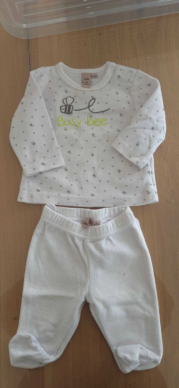 Pyjamas 1 mois - photo numéro 8