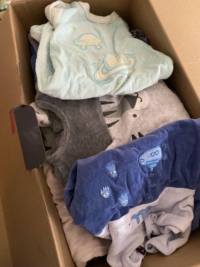 Lot de grenouillère 1 à 3 mois et body de 0 à 1 mois