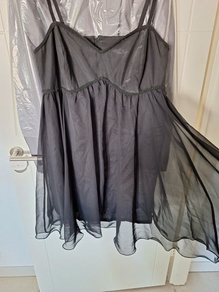 Robe de cocktail noire - photo numéro 3