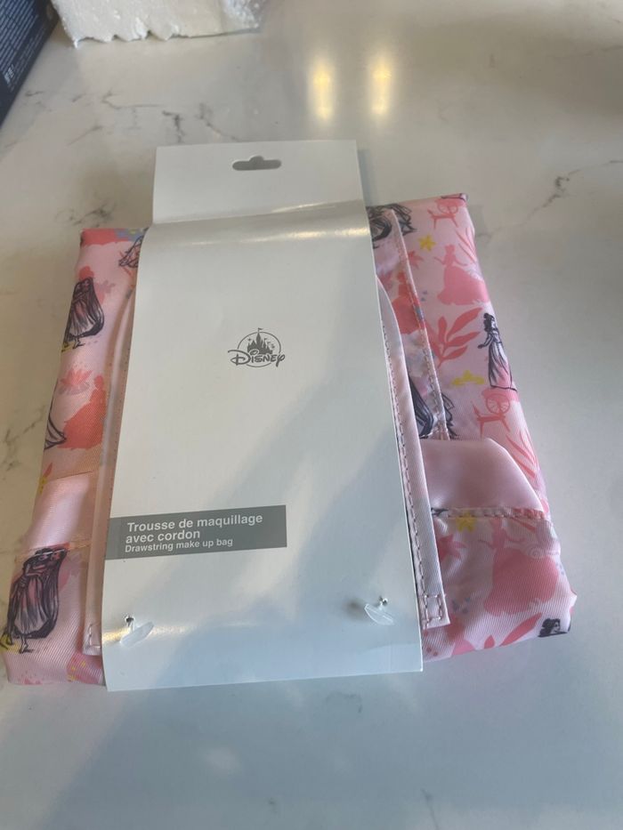 Trousse de maquillage avec cordon Disney - photo numéro 2