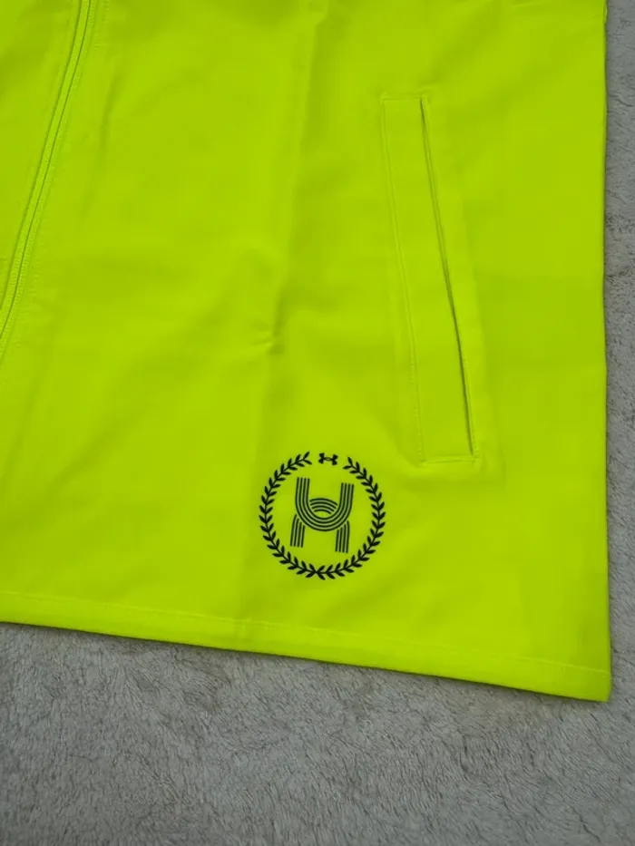 Veste De Running Under Armour Sans Manches Noir et Jaune Fluo Coupe Ajusté Neuve Taille M - photo numéro 4