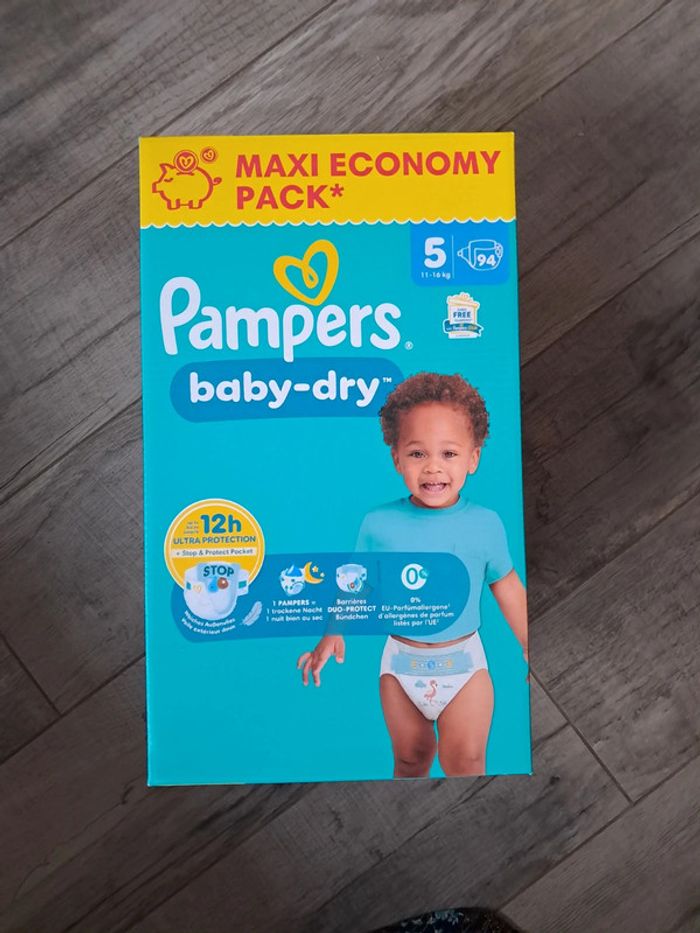 Couches Pampers taille 5