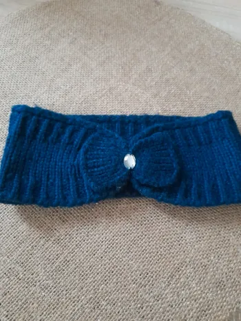 Bandeau bleu foncé avec nœud