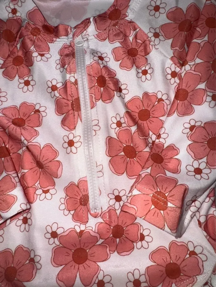 🌷Lot de deux ensembles de maillot de bain bébé taille 6-9 mois🌷 - photo numéro 2