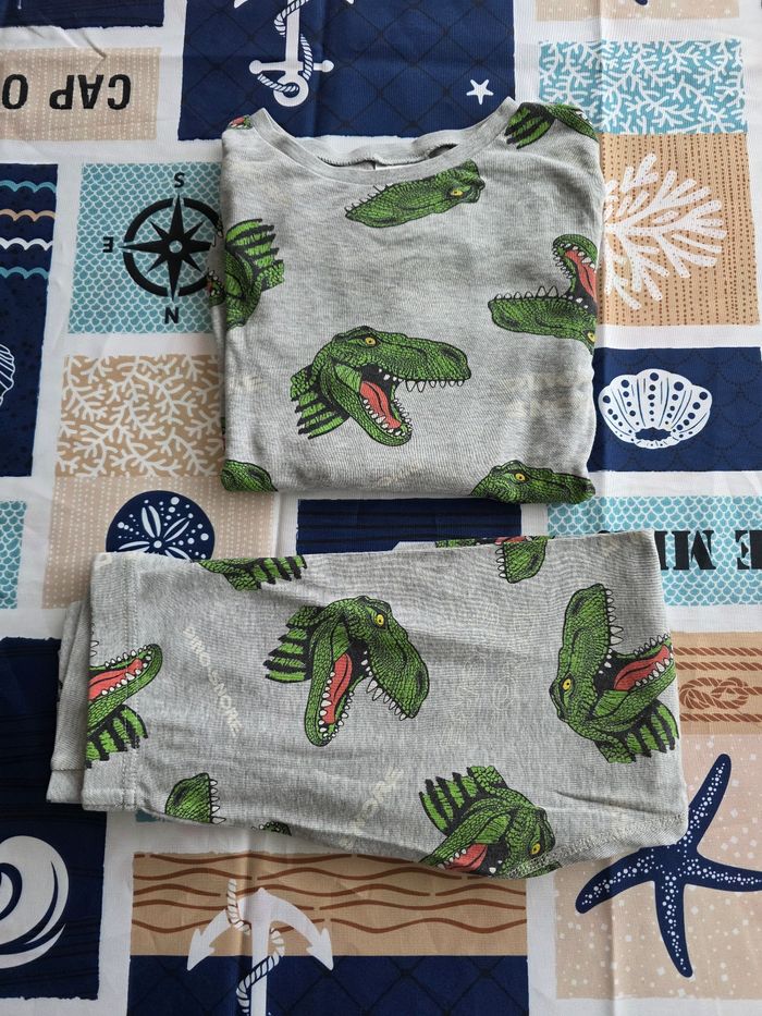 PYJAMA 2 PIÈCES GARÇON H&M TAILLE 6/8 ANS MOTIFS DINOSAURES - photo numéro 8