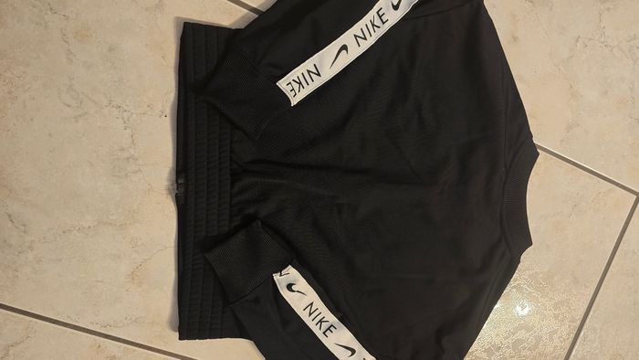 NEUF!!!! (non portés) 🥰😍🤩SUPERBE survêtement MIXTE 8 ans NIKE (prix ferme)⚘️⚘️🤩🤩 - photo numéro 8