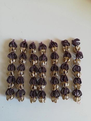 Lot de 7 pompons long doré et violet pour construction