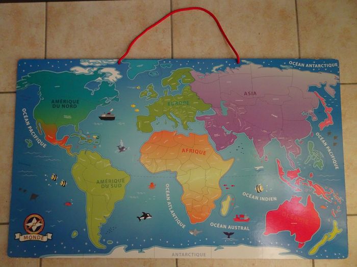 Puzzle Carte du monde magnétique en bois - photo numéro 2