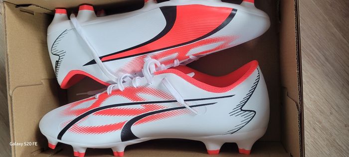 chaussure de foot  Puma  neuve   taille 44  Ultra Play FG/AG - photo numéro 7