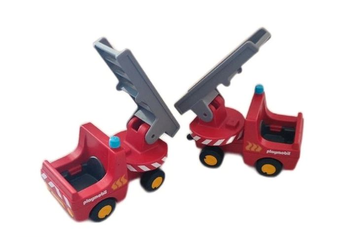 Deux camions pompiers Playmobil - photo numéro 2