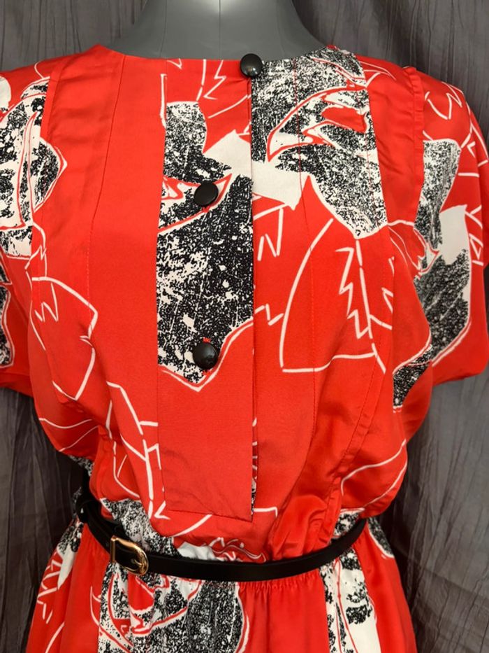 Belle robe d’été vintage vermillon imprimé graphique - photo numéro 2