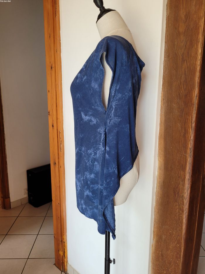 Tee-shirt bleu - photo numéro 2