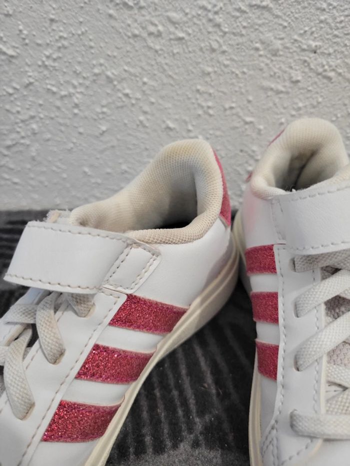 Basket Adidas fille pointure 29 - photo numéro 7